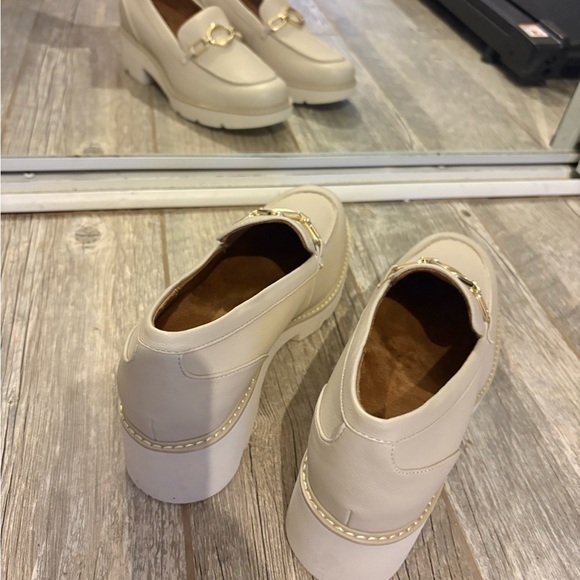 Naturalizer Cream Loafers with Gold Accent - Picture 2 of 3